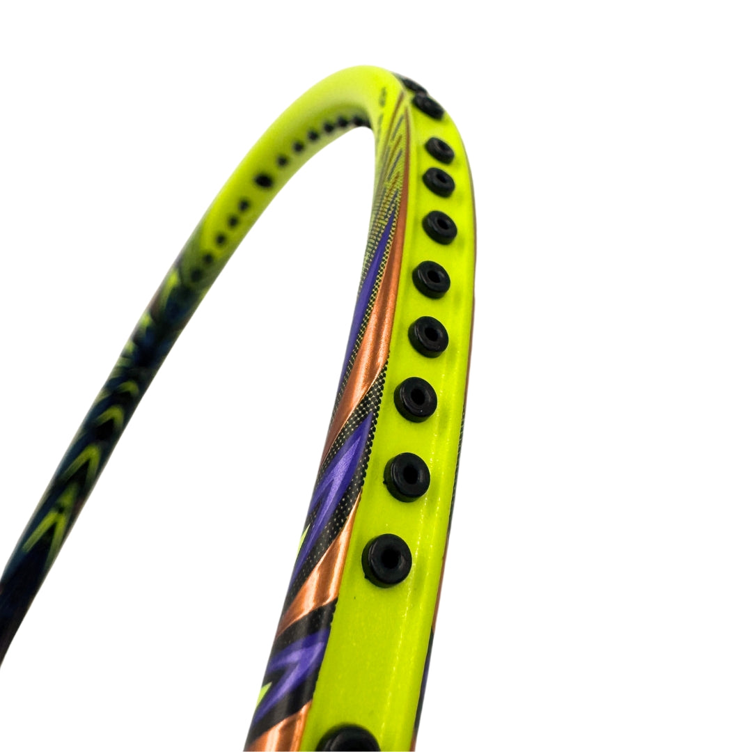 Li-Ning BladeX 700 badmintonketcher med præcision